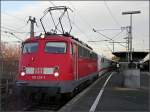 E-Lok 115 331-1 durchfhrt am Abend des 08.11.08 mit dem ICE 2  Brandenburg von der Havel  am Haken den Bahnhof Kln Messe/Deutz. (Jeanny)