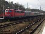 Nochmal ein letzter Blick auf 115 209-9 (frher 110 209) mit den leeren Wagen vom EN476 in der Berlin Wannsee, kurz vor der Abfahrt nach Grunewald. Februar 2009