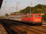 Eine Woche zuvor strahlte die Abendsonne 115 166-1 mit EN 477 noch schn an. In sptestens 2-3 Wochen kann man dann  nur  noch Nachtbilder machen. September 2009