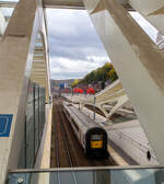 Die Gumminase SNCB/NMBS Triebzug AM 96 - 535 (AM = Automotrice), ein 3 kV Einsystemtriebzug mit GTO-Traktionsstromrichter verlässt am 21 Oktober 2025 den Bahnhof Liège Guillemins (Lüttich-Guillemins). Er fährt als S-Zug Lütti ...