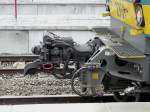 Die gigantische automatische GF Kupplung an der ihrer Puffer beraubten 2751 aufgenommen am 27.02.09 im Bahnhof von Brugge. (Jeanny)