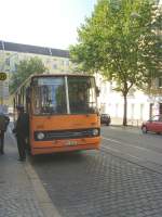 Ikarus-Bus in Lichtenberg, Nhe Bahnhof - 26.9.2009