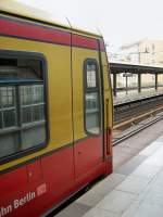 BR 481 im Bhf Friedrichstrasse, April 2009