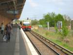 S-Bahn BR 481 unterwegs in die stlichen Neubaugebiete, April 2009
