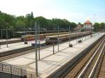 Blick zu abgest. S-Bahnzgen der BR 481, Bahnhof Olympiastadion, Mai 2009