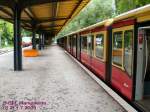 Marienfelde, Linie S2 - der Verstrkerzug hinten links fhrt zur Zeit nicht. Berlin 1.7.2009