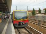 BR 481 mit hoffentlich intakten Radstzrn im S-Bhf Wedding, Berlin Juli 2009