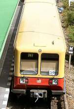 BR 485 im S-Bhf Hermannstrase, 2005