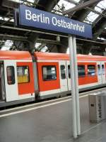 Berlin Ostbahnhof im Oktober 2009 mit S-bahnzgen aus Mnchen und Stuttgart