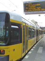 Haltestelle mit Anzeiger in Weiensee, September 2009