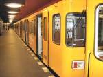 Altbau-Zug auf der U7, Juni 2009