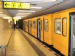 U-Bahnzug im Umsteigebahnhof Berliner Strasse, U 7 & U 9