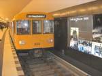 Neuer U-Bahnhof Brandenburger Tor mit Zug nach Hauptbahnhof, Berlin 10. August 2009