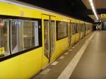 Neuer U-Bahnzug Typ Hk im U-Bhf Pankow. Berlin Oktober 2009