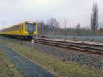 U-Bahnzug der Linie U 5 bei Biesdorf, Januar 2009