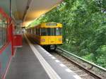 Zug der Linie U6 in der Scharnweberstrasse, 2007