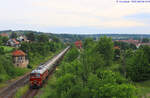 EBS V200 507 mit leeren Kohlestaubwagen von Karsdorf nach Spreewitz, am Morgen des 05.06.2025 in Freyburg (U) Bbf. (Foto: Reinhold Kreschinski)