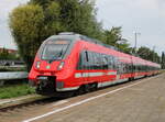 442 840-5 als S 33523(Warnemünde-Rostock)bei der Einfahrt in der Station Rostock-Holbeinplatz.26.07.2024