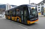 (283'422) - PostAuto Wallis - VS 581'439/PID 12'196 - eMercedes am 23. Dezember 2025 beim Bahnhof Brig