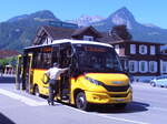 (277'924) - PostAuto Zentralschweiz - Nr. 303/OW 26'835/PID 11'993 - Iveco/K-Bus am 18. Juli 2025 beim Bahnhof Giswil