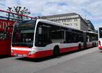 (275'088) - HHA Hamburg - Nr. 4936/HH-YB 4936 - Mercedes am 8. Mai 2025 in Hamburg, Rathausmarkt