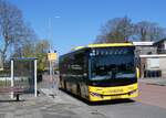 (273'661) - Qbuzz, Groningen - Nr. 1012/73-BZN-7 - Iveco am 5. April 2025 in Ternaard, Stationsweg