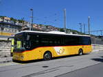 (276'048) - CarPostal Ouest - NE 165'364/PID 10'018 - Iveco (ex TPC Aigle Nr. CP09) am 30. Mai 2025 beim Bahnhof Neuchtel
