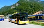 (279'357) - GrindelwaldBus, Grindelwald - Nr. 24/BE 364'408 - MAN/Gppel am 25. August 2025 beim Bahnhof Zweiltschinen
