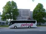 (275'244) - Petrolli, Niederschach - VS-PR 4400 - Setra am 8. Mai 2025 in Hamburg, Eiffestrasse