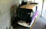 (279'194) - Olitours, Saxon - VS 499'041 - Setra am 17. August 2025 in Avry-devant-Pont, Autobahnraststtte