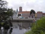 Die  Hafenpromenade  in Ribe am gleichnamigen Fluss. Diesmal mit Blick auf den Dom von Ribe. Sommer 2005