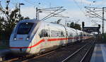 DB Fernverkehr AG, Frankfurt (Main) mit ihrem ICE 4  Tz 9010  (NVR:  93 80 1412 010-0 D-DB..... ) am 24.09.25 Durchfahrt Bahnhof Roßlau (Elbe).