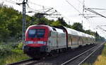 DB Regio AG - Region Nordost, Fahrzeugnutzer: Regionalbereich Berlin/Brandenburg, Potsdam mit ihrer  182 005  [NVR-Nummer: 91 80 6182 005-9 D-DB] u. Regionalzug-Garnitur auf Dienstfahrt am 11.06.25 Höhe Bahnhof Berlin-Hohenschönhausen.