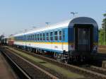 Ein Wagen der Bauart Bomz ist letzter Wagen des Alex 86007. Aufgenommen am 08.05.2008 in Weiden.