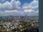 und hier ein Blick auf Frankfurt am Main vom hchsten Stockwerk
des Hotels (25 Stockwerke) aufgenommen im Juli 2007