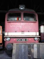 120 366 verbringt geschtzt den Winter im Ringlokschuppen vom BW-Stafurt.
