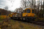 Das Gleisarbeitsfahrzeug „Hummel“ 746 014 (99 80 9110 014-4 D-DBMP), ein neues Plasser & Theurer GAF (auf MISS-Plattform) der DB InfraGO Netz Instandhaltung, ex DB Netz AG, fährt am 11 November 2025 durch Kirchen/Sieg in Richtung Siegen.

Das Gleisarbeitsfahrzeug (GAF) wurde 2019 von Plasser & Theurer in Linz (Österreich) unter der Fabriknummer 6702 gebaut.