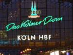 Willkommen in Kln Hbf !! Leider gibt es diese Leuchtreklame dort nicht mehr, jetzt steht da  DEVK  ... :-( , aber wenigstens ist auf der anderen Seite das  4711  Logo noch da ;-) !!