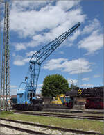 4. Nrdlinger Eisenbahnfest.

Ein blaues Wunder schreibt das Museum auf seiner Homepage. Ein wei-blauer Himmel mit blauem Wunder beim Bekohlen von schwarzer Dampflok schreibe ich. Nrdlingen, Juni 2025.