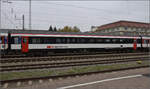 Frisch modernisierter EW IV 2. Klasse B 50 85 21-65 146-9 CH-SBB in Singen. November 2024.