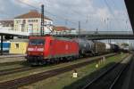 185 059 mit einem Gterzug am 28.08.2008 in Regensburg.