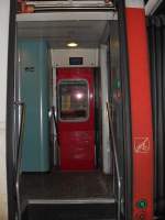 Der Ein/Aus-gang des RE 3566 