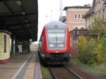 Ein RE1 nach Brandenburg HBF steht auf Gleis 1 in Eisenhttenstatd zur abfahrt bereit.22.10.05