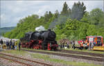 Abschiedfahrten von 52 7596.

Wasserfassen in Lauchringen. Mai 2025.