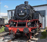 4. Nrdlinger Eisenbahnfest.

Der hinten ganz kurze Bubikopf 64 305. Juni 2025.