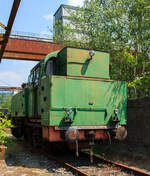 Etwas für Fotos ungünstig stehend, die Verschub-Dampflokomotive Emil Mayrisch 5, eine Krupp Bergbau, am 05 Juni 2011 im LWL-Industriemuseum Henrichshütte in Hattingen (bis 2007 WIM - Westfälisches Industriemuseum).

Die Krupp Ty ...