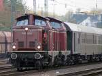 V100 2299 mit V100 2091 und Sonderzug in Kln West am 23.10.09