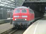 218 810 fuhr am 20.09.2012 durch den Klner Hauptbahnhof