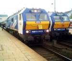 2 mal die DE 2700, zwei dieselelektrische Kraftpakete stehen vor ihren Zgen im Bf Hamburg-Altona 2006