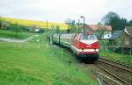 Eine 219 vor ihrer Original DDR-Einheit fhrt ein in Krv, eine landschaftlich wunderbare Strecke, nach meinem Wissen aber geschlossen
